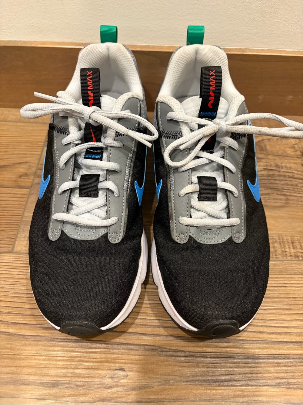 Nike 7Y Or Mens 7 or Women’s 8.5 Air Max INTRLK Lite Blue Black Red Sneaker EUC